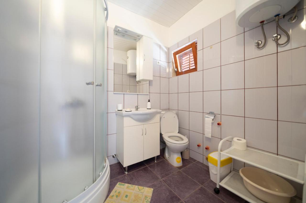 Studio Apartman Ema Горни-Карин Экстерьер фото